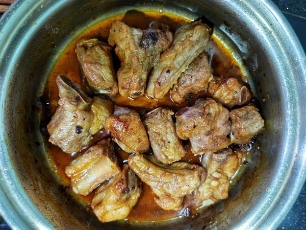 Sườn ram mặn ngọt