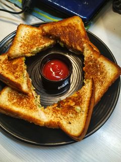 कर्ड वेजिटेबल सैंडविच (curd vegetable sandwich recipe in hindi) रेसिपी मुख्य फोटो