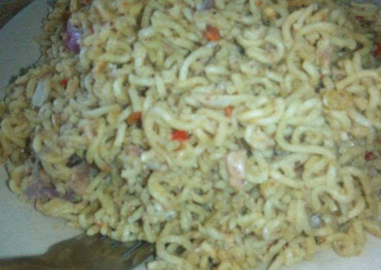 Recipe of Perfect Fried noodles with sardine