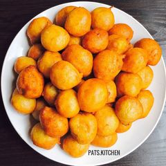 A picture of Nigerian Puff puff.