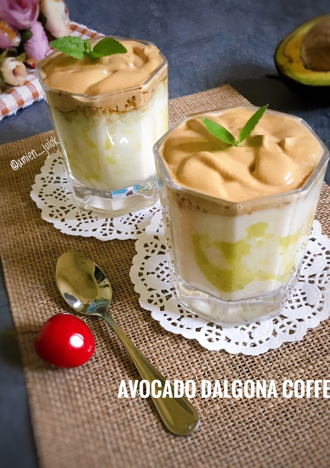 Foto resep Avocado Dalgona Coffee