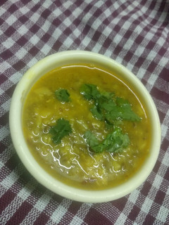 ફોતરાવાળી મગ ની દાળ (Chilka Moong Dal Recipe In Gujarati) રેસીપી મુખ્ય ફોટો