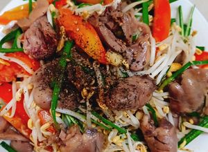 Hình của món Tim gà xào giá hẹ.