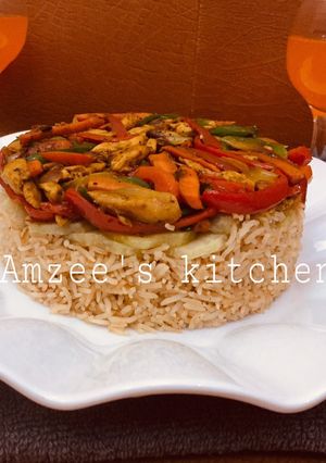 Maqlooba rice daga Amzee’s kitchen ainihin hoton girkin