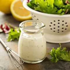 A picture of Salsa de ajo (Colombian garlic sauce).