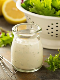 A picture of Salsa de ajo (Colombian garlic sauce).