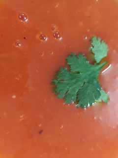 ટોમેટો સૂપ(Tomato soup recipe in gujarati) રેસીપી મુખ્ય ફોટો