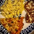 Coliflor: cous cous falso con manzana y zanahorias, base de pizza & tortitas con queso fresco