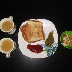 A picture of Aloo sandwich.