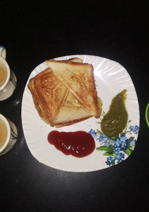 A picture of Aloo sandwich.