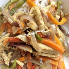 A picture of Shredded chicken sauce.