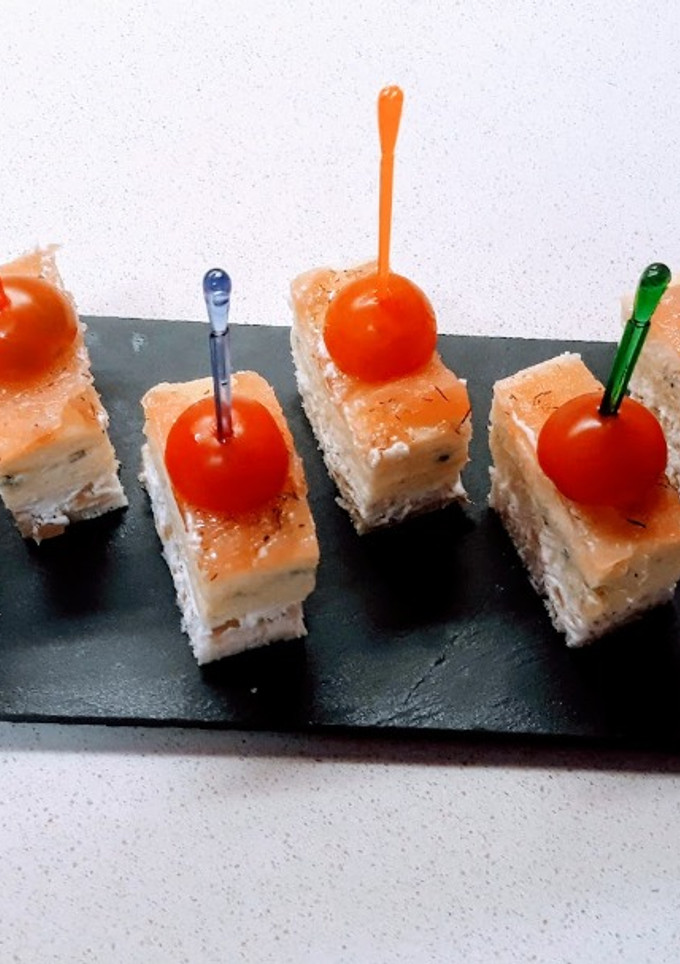 Una foto de Canapés triples