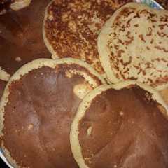 A picture of Hot cakes de banana para mis niñas💗.