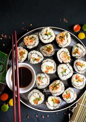 A picture of Veg. Maki Sushi Rolls.