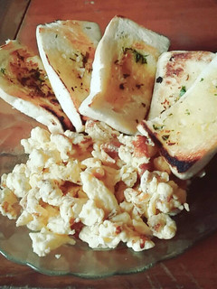 Foto resep Garlic Bread + Scrambled Egg