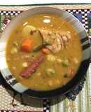 Caldo de Pollo y Salchichas