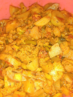 चटपटी आलू गोभी की सब्जी (chatpati aloo gobi ki sabzi recipe in Hindi) रेसिपी मुख्य फोटो