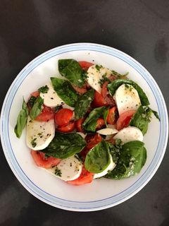 Una foto de Ensalada caprese