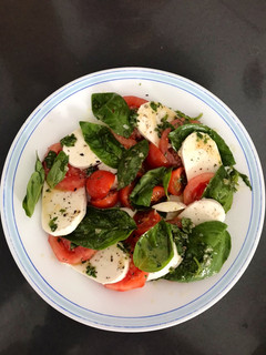 Una foto de Ensalada caprese