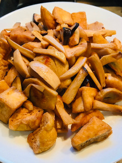 薑燒杏鮑菇炸豆包麵筋 的食譜成品照片