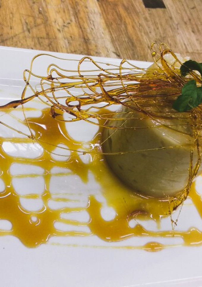 Una foto de Crema sencilla de vainilla 🍮