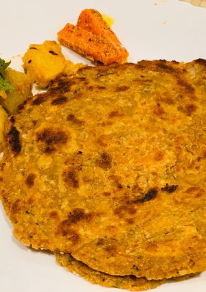 A picture of Khichadi Bedmi Parantha.