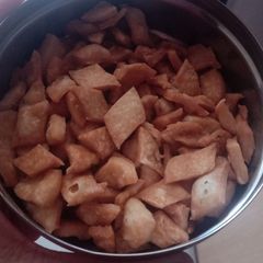 A picture of Namak pare.