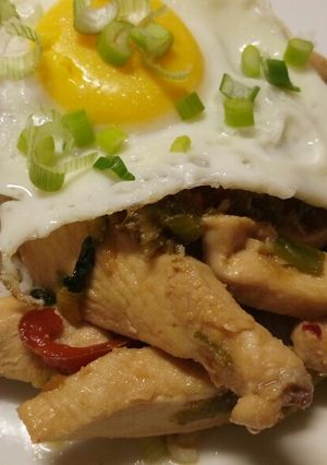 A picture of Yui inspired chicken and peppers.