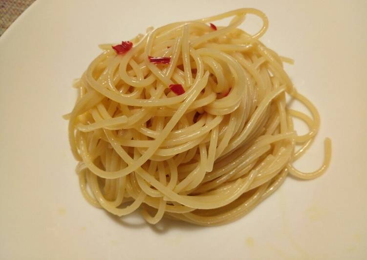 Spaghetti aglio, olio e peporoncino