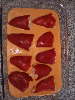 Una foto de Pimientos del piquillo rellenos de langostinos