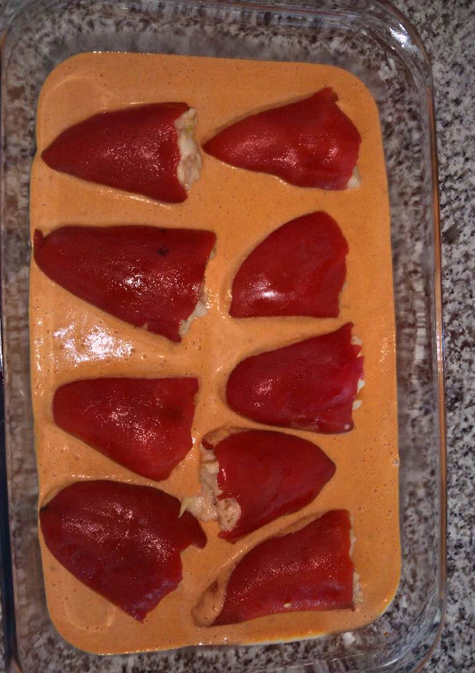 Una foto de Pimientos del piquillo rellenos de langostinos