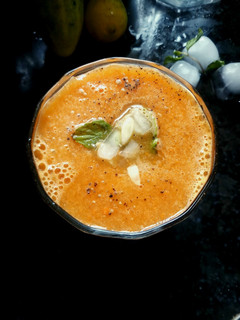 A picture of Carrot cucumber juice.