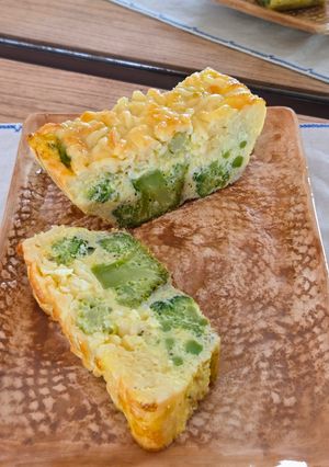 Una foto de Budín de brócoli 🥦 3 ingredientes 🫕 🥦 🥚 🧀 Receta saludable, facilísima, nutritiva, práctica 🥦