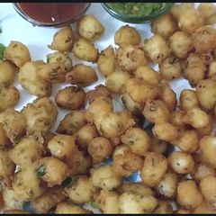A picture of Left over Rice Pakodi.