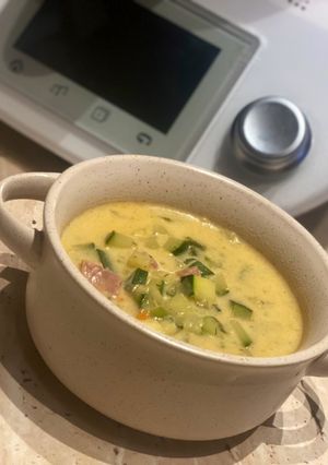 Cukkinifőzelék SerranoMorzsával recept fotója