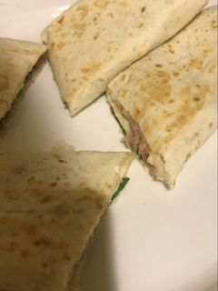 صورة لوصفة سندويشات تونه لذيذة وخفيفة 😋