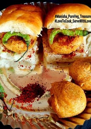 A picture of Vada Pav - Mumbai Street Food.