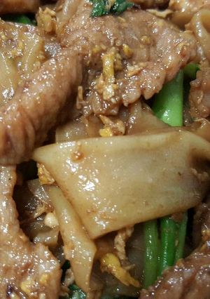 รูปของ ผัดซีอิ๋วหมูหมัก