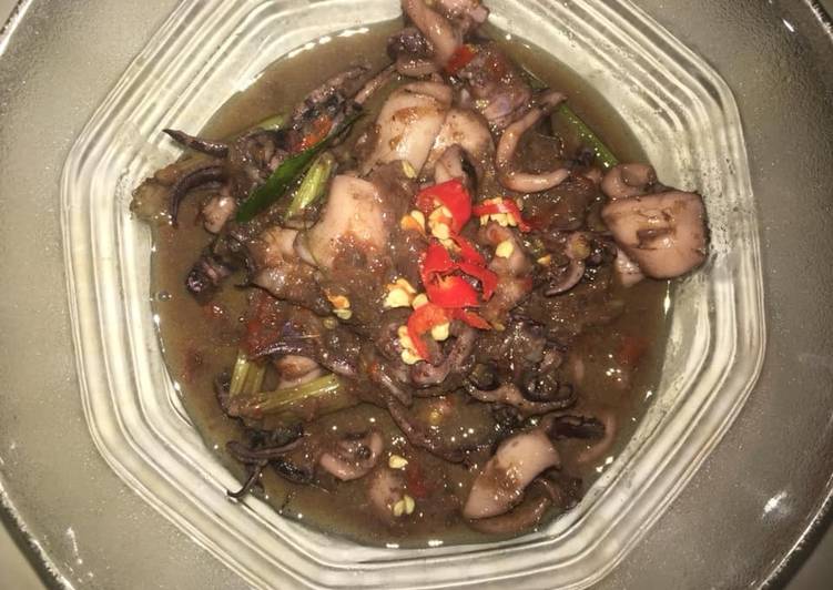 Cumi-cumi masak hitam