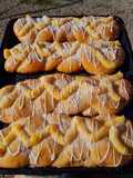 Trenzas con Crema Pastelera y Coco