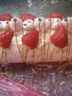 صورة لوصفة بسكوي رولي بالفراولة