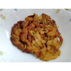 A picture of Sindhi gheyar with whole wheat flour (Bari jalebi) & without sugar.