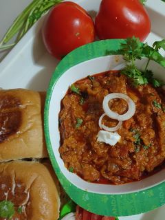 તવા પાવભાજી (Tava Paubhaji Recipe In Gujarati) રેસીપી મુખ્ય ફોટો