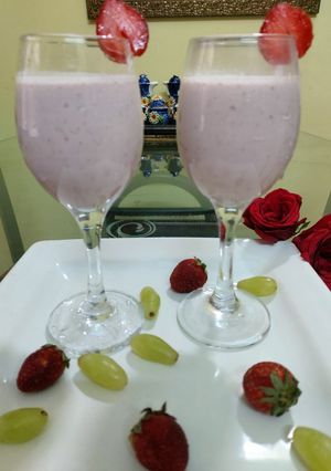 স্ট্রবেরি মিল্ক শেক (straw berry milkshake recipe in Bengali) রেসিপির প্রধান ছবি