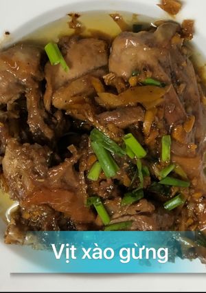Hình của món Vịt xào gừng.