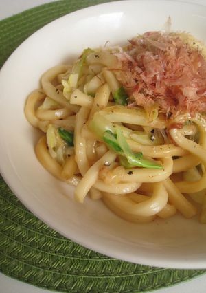 A picture of Quick & Easy Yaki Udon with Bonito Flakes and Cheese.