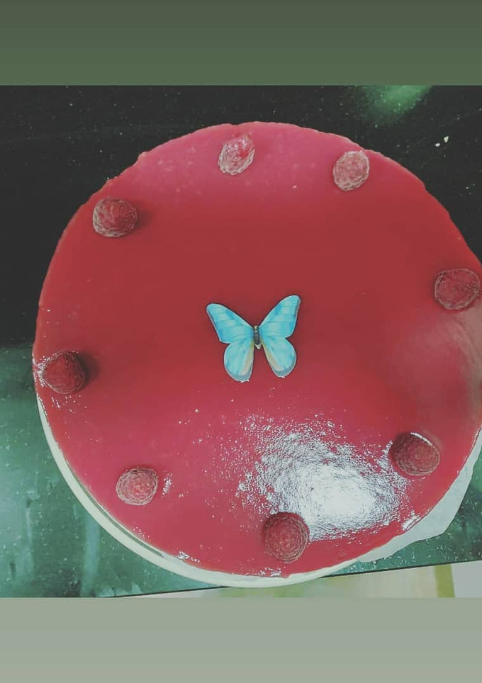 Una foto de Tarta de queso con frambuesas