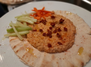 Foto principal de Hummus de tomate seco con crudités