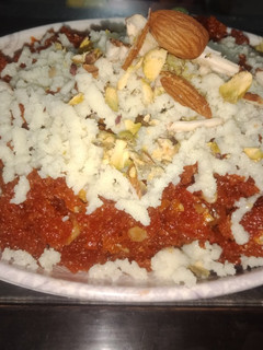 गाजर का हलवा (Gajar ka halwa recipe in hindi) रेसिपी मुख्य फोटो