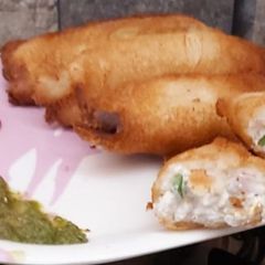 A picture of Dahi-paneer roll.